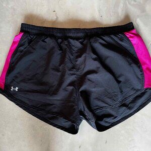 Short sport LARGE Under Armour